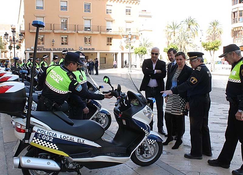El carnet de moto A2 necesario para opositar a policía local en Elche